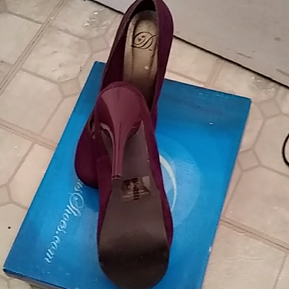 High heels - Picture 2 of 3